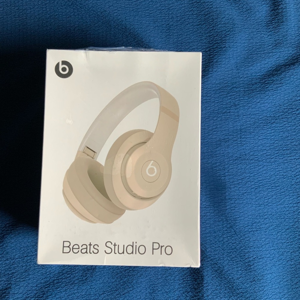 Beats by Dre Studio Pro - Cream